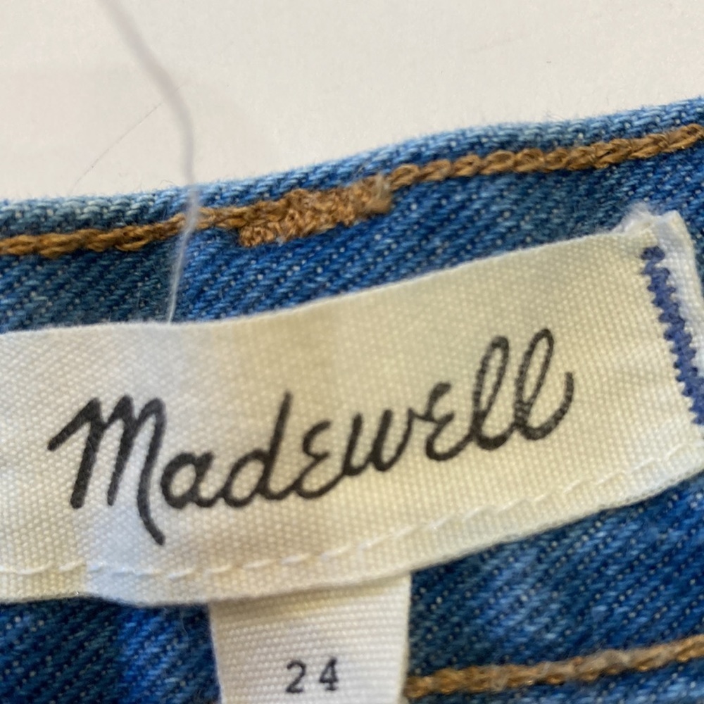Madewell The Perfect Jean Short: Step-Hem Edition - Picture 9 of 15